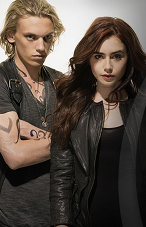  'The Mortal Intruments: City of Bones' mga litrato from book trivia challenge