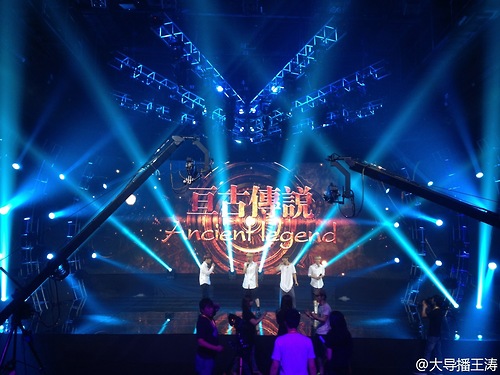  EXO Recording for China Amore Big concerto