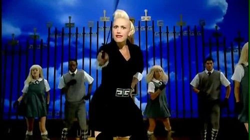  Gwen Stefani- Wind It Up {Music Video}