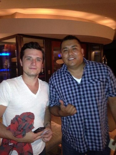  Josh with a پرستار 08.01.13