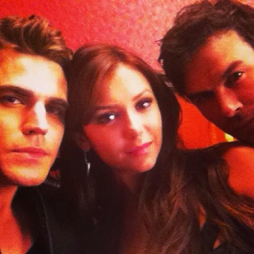  Nina and TVD Cast at the Promotional Photoshoot for Season 5