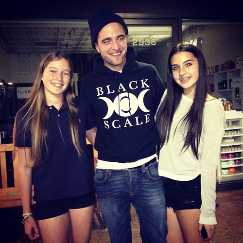  Robert with 2 young fans on July 25,2013
