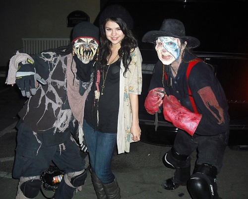  Selena at Knott's Scary Farm
