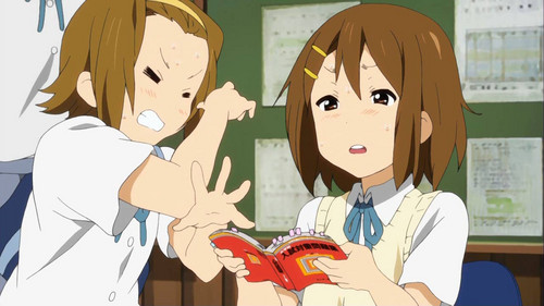  Yui and HTT