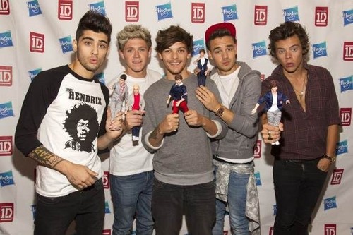  1d with their dolls