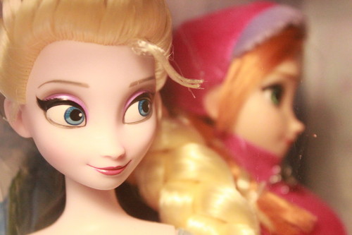  Anna and Elsa anak patung
