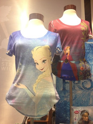  Anna and Elsa T-shirts