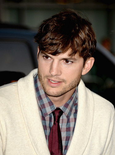  Ashton Kutcher LA Premiere of Jobs