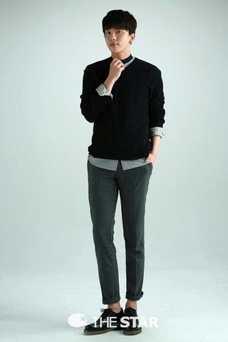  B.A.P's Youngjae Poses for The 星, 星级 Korea