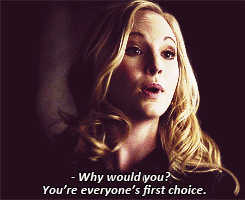 Caroline being insecure around Elena, 1x16 