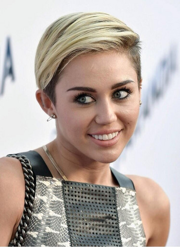  Miley Cyrus at 'Paranoia' Los Angeles premiere
