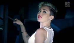  Miley Screen Shot on Miley Screen Shot on एमटीवी VMA 2013 TV Spot