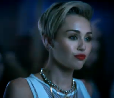  Miley Screen Shot Miley Screen Shot on एमटीवी VMA 2013 TV Spot