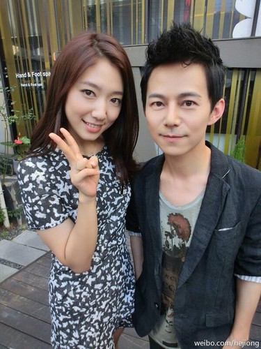  Park Shin Hye With Chinese Actor