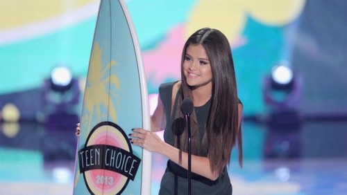  Selena at Teen Choice Awards 2013