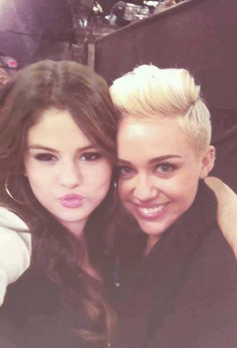  Selena with Miley