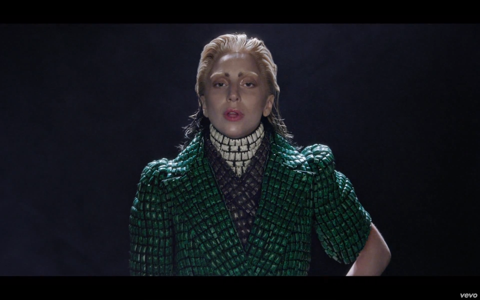 Леди Гага Апплаус. Леди Гага аплодисменты. Lady Gaga Chromatic. Клип Applause. Applause леди гага