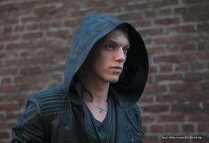  'The Mortal Instruments: City of Bones' official illustrated companion fotos