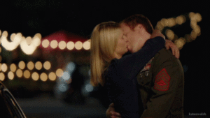  Carrie&Nick ciuman