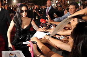  GaGa arraving at the এমটিভি VMA (August 25)