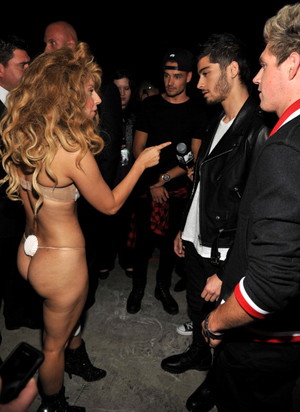 Lady Gaga & 1D Backstage at the VMA’s