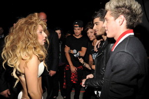  Lady Gaga & 1D Backstage at the VMA’s