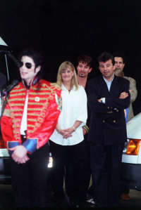  Michael And 秒 Wife, Debbie Rowe In 伦敦 Back In 1997