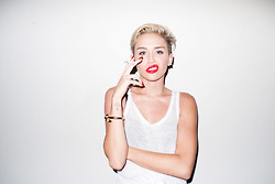  Miley’s 2013 New photoshoot sa pamamagitan ng Terry Richardson