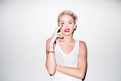  Miley’s 2013 New photoshoot Von Terry Richardson
