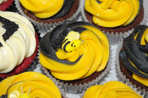  Yellow cupcake