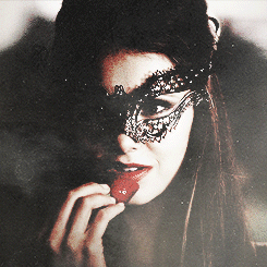  "The Vampire Diaries" Masquerade