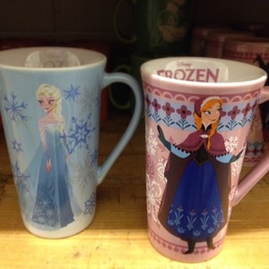  Anna and Elsa mugs