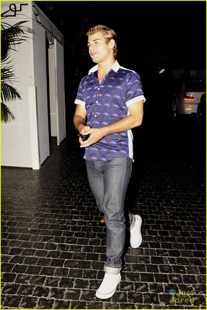  kasteel, chateau Marmont on Wednesday night (July 10) in West Hollywood, Calif