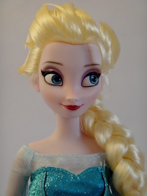  Elsa doll close up
