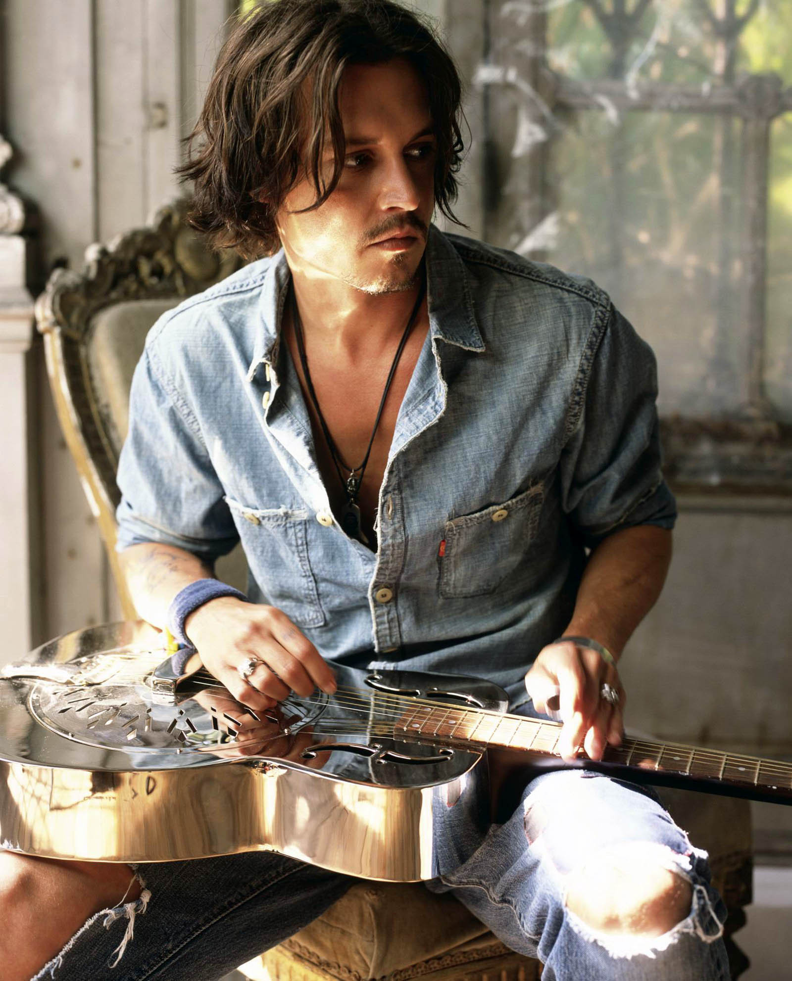 Johnny Depp with guitar - Johnny Depp Photo (35485146) - Fanpop
