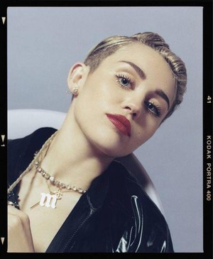  Miley Cyrus-BANGERZ-Photoshoot