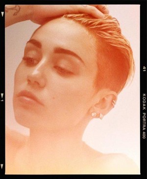  Miley Cyrus-BANGERZ-Photoshoot
