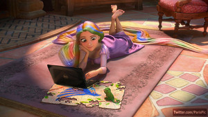  टैंगल्ड Laptop गढ़, महल Rapunzel Hair Color (@ParisPic)