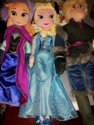  Anna, Elsa, and Kristoff plush boneka