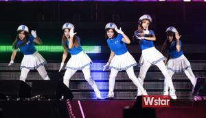 Crayon Pop performing at Lotte Family Festival 2013 130913
