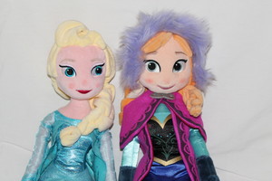  Elsa and Anna Plush bonecas