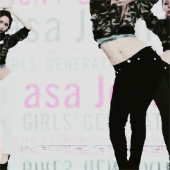  Girls’ Generation for Samantha Thavasa Jeans.