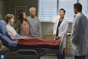  Grey's Anatomy - Episode 10.03 - Everybody's Crying Mercy - Larger Promotional foto