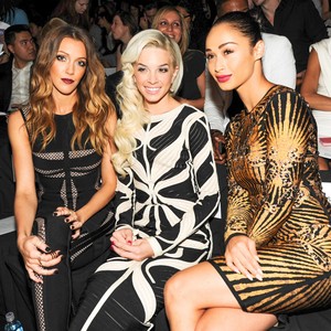  Herve Leger によって Max Azria - Front Row - Mercedes-Benz Fashion Week Spring 2014