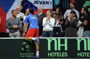 Kvitova Stepanek kiss after match...