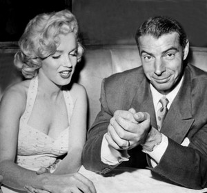  Marylin And 秒 Husband, Joe DiMaggio