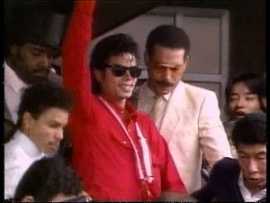  Michael Jackson arrives at Jepun airport
