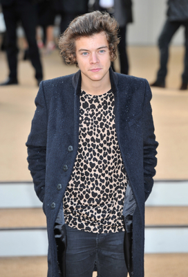  September 16th - Harry at burberry Fashion tunjuk in London