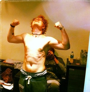  Sheeran shirtless