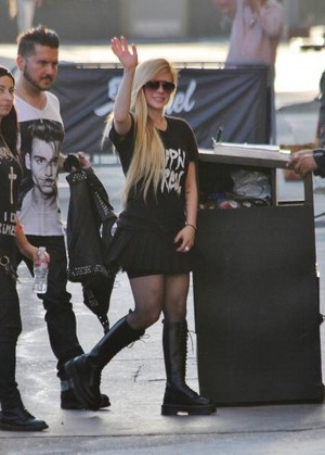  Avril Lavigne ~ Jimmy Kimmel Live
